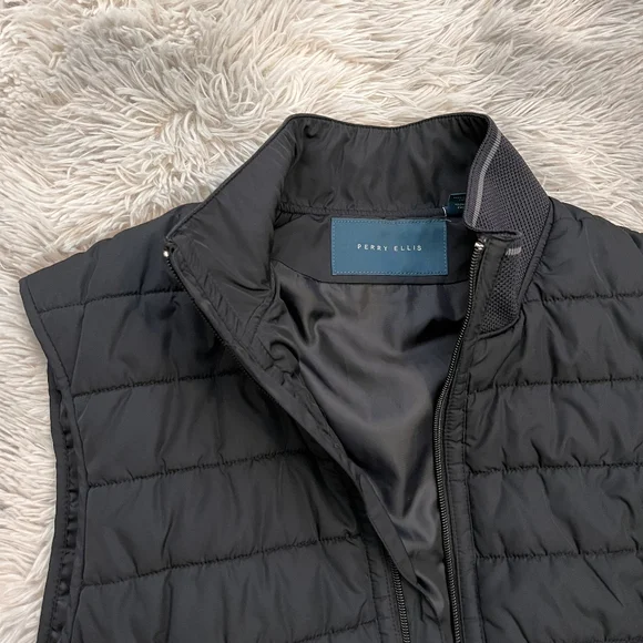 Men's Perry Ellis Black Quilted Vest Size Large